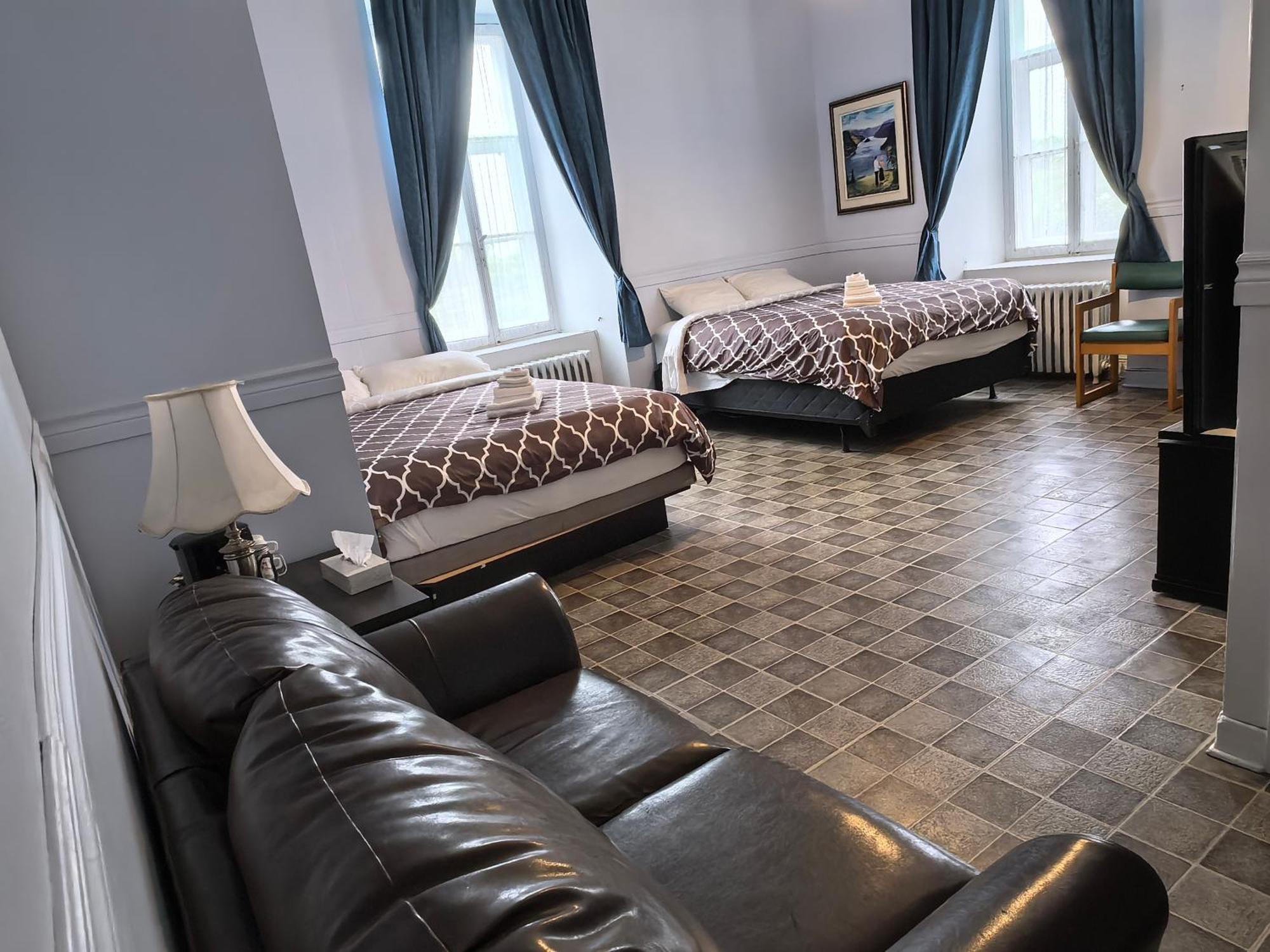 Auberge Du Couvent Saint-Casimir エクステリア 写真